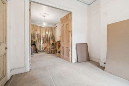 Stirling Road, London, Image 13