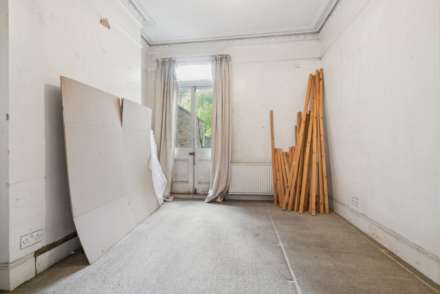 Stirling Road, London, Image 2