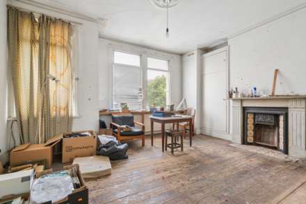 Stirling Road, London, Image 6