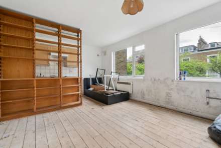 10Northbourne Road, Clapham, Image 1