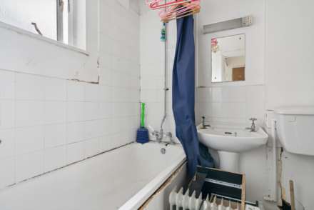 10Northbourne Road, Clapham, Image 3