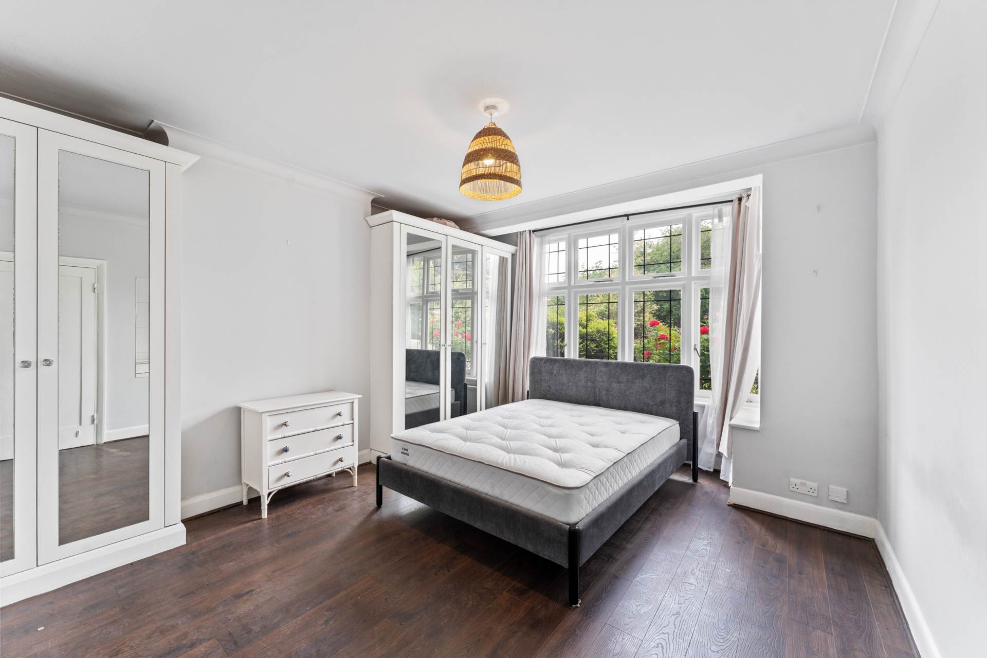 Sutherland Grove, London, Image 2