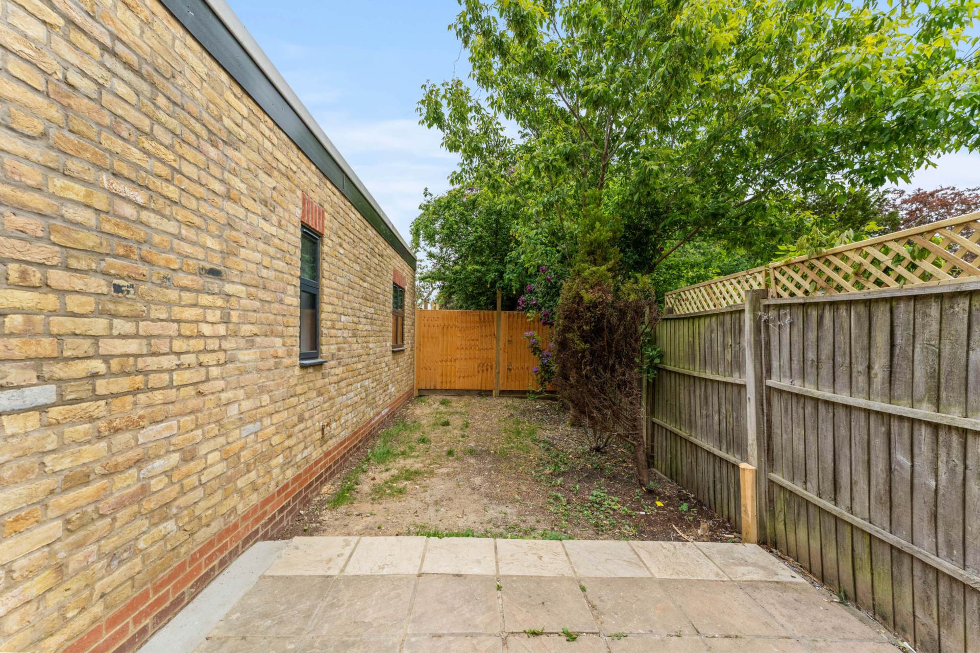Sutherland Grove, London, Image 4