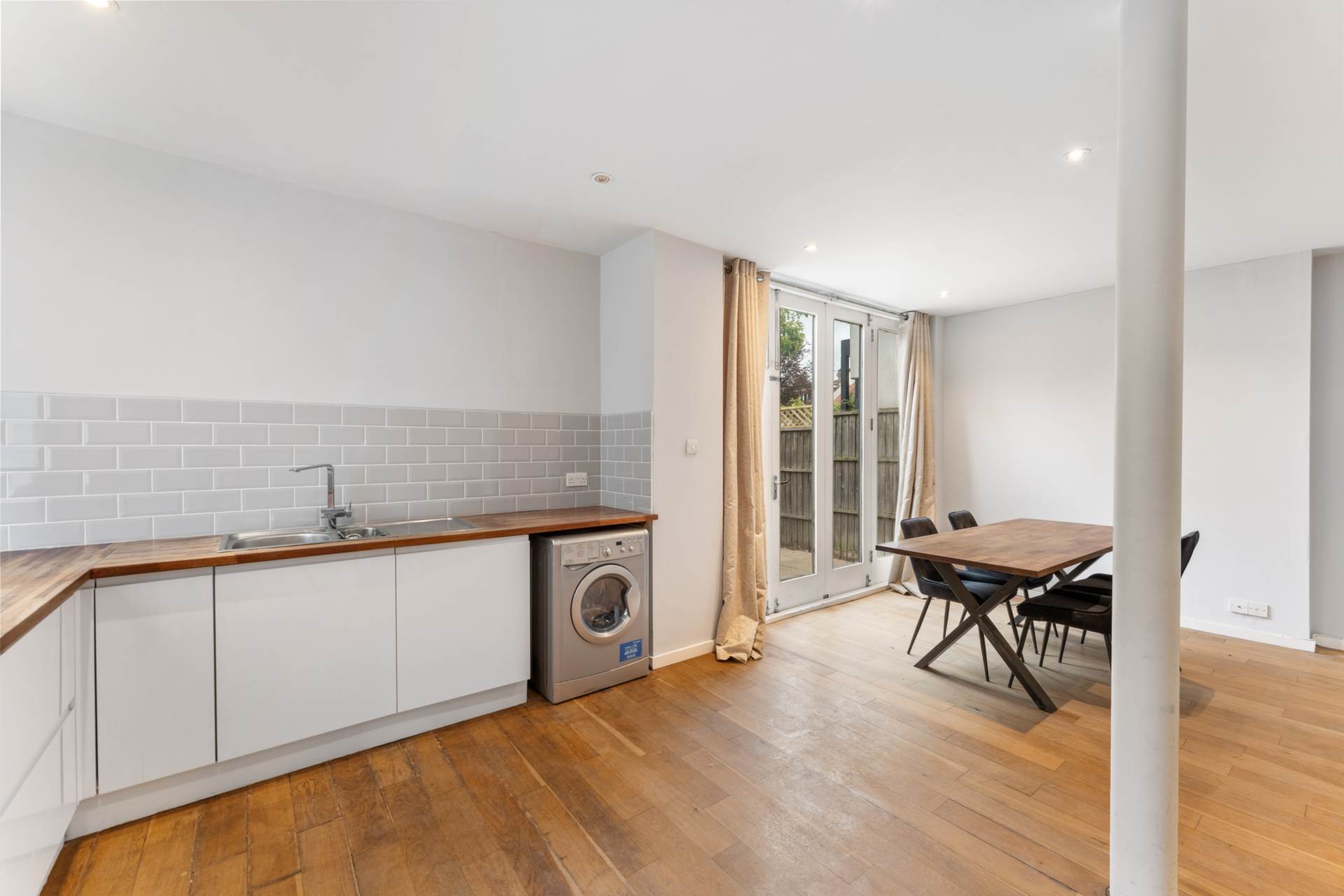 Sutherland Grove, London, Image 6