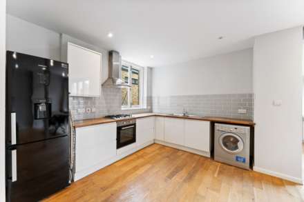 Sutherland Grove, London, Image 7