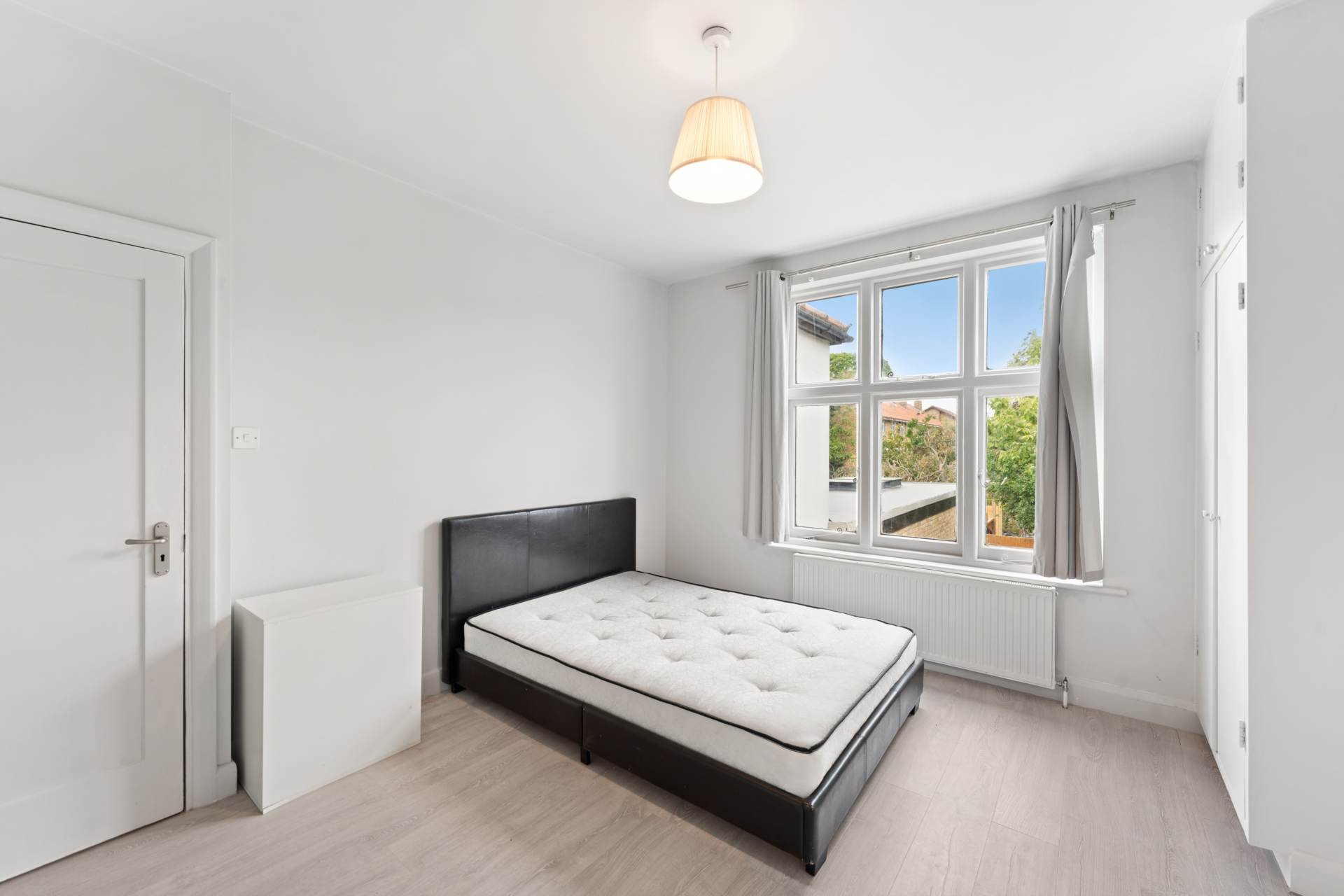Sutherland Grove, London, Image 3