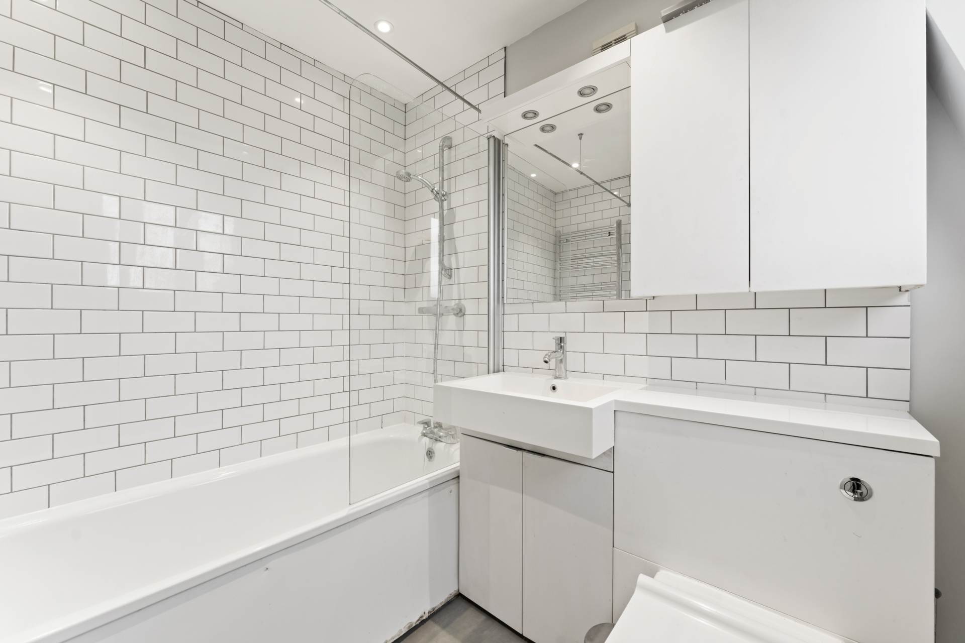 Sutherland Grove, London, Image 9