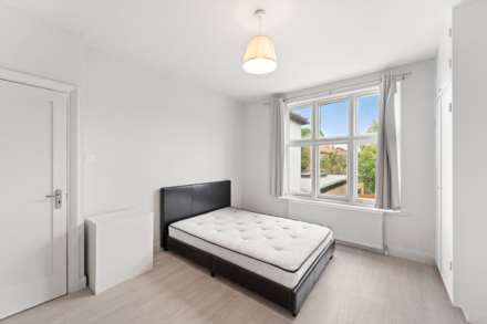 Sutherland Grove, London, Image 3