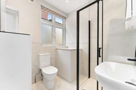 Sutherland Grove, London, Image 6