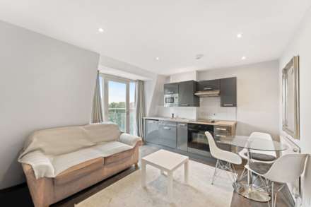 Sutherland Grove, London, Image 7