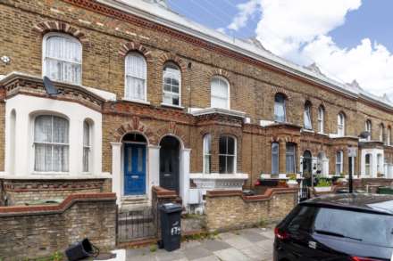 2 Bedroom Flat, Mayall Road, Herne Hill, SE24