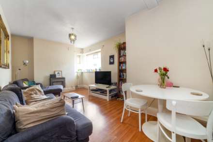 3 Bedroom Flat, Rusper Court, Clapham Road, Stockwell