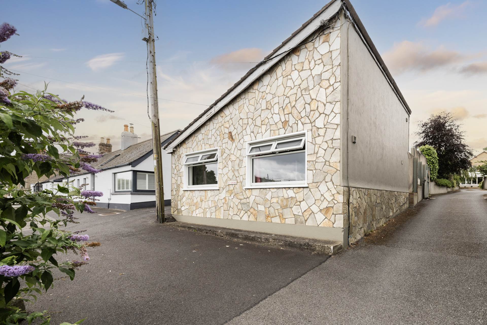 Domus, 5 Bissett`s Strand, Malahide