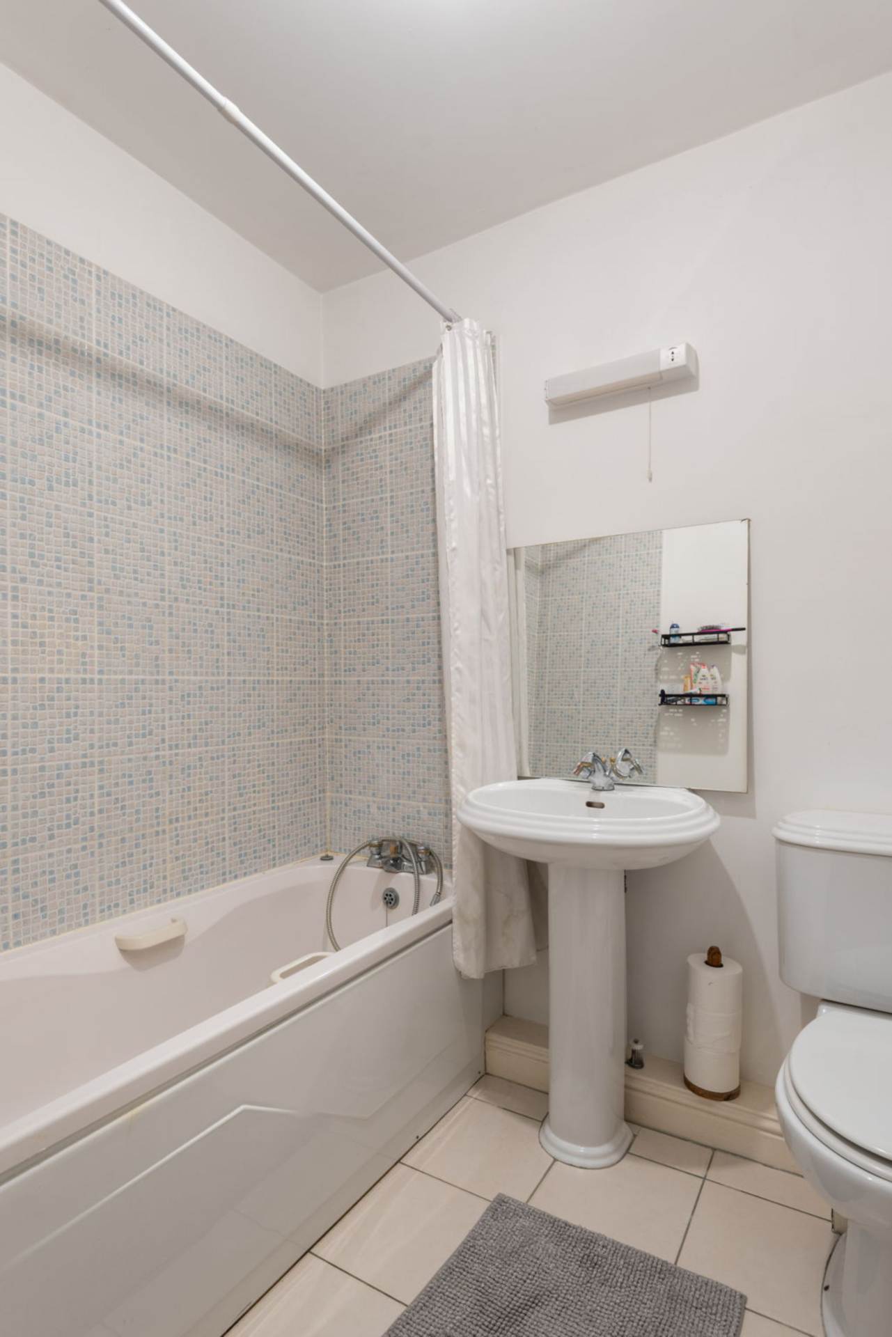 44 Boroimhe Maples, Swords