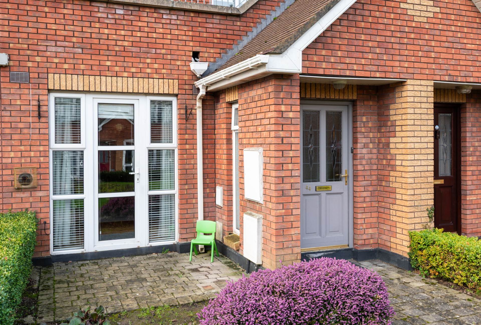 44 Boroimhe Maples, Swords