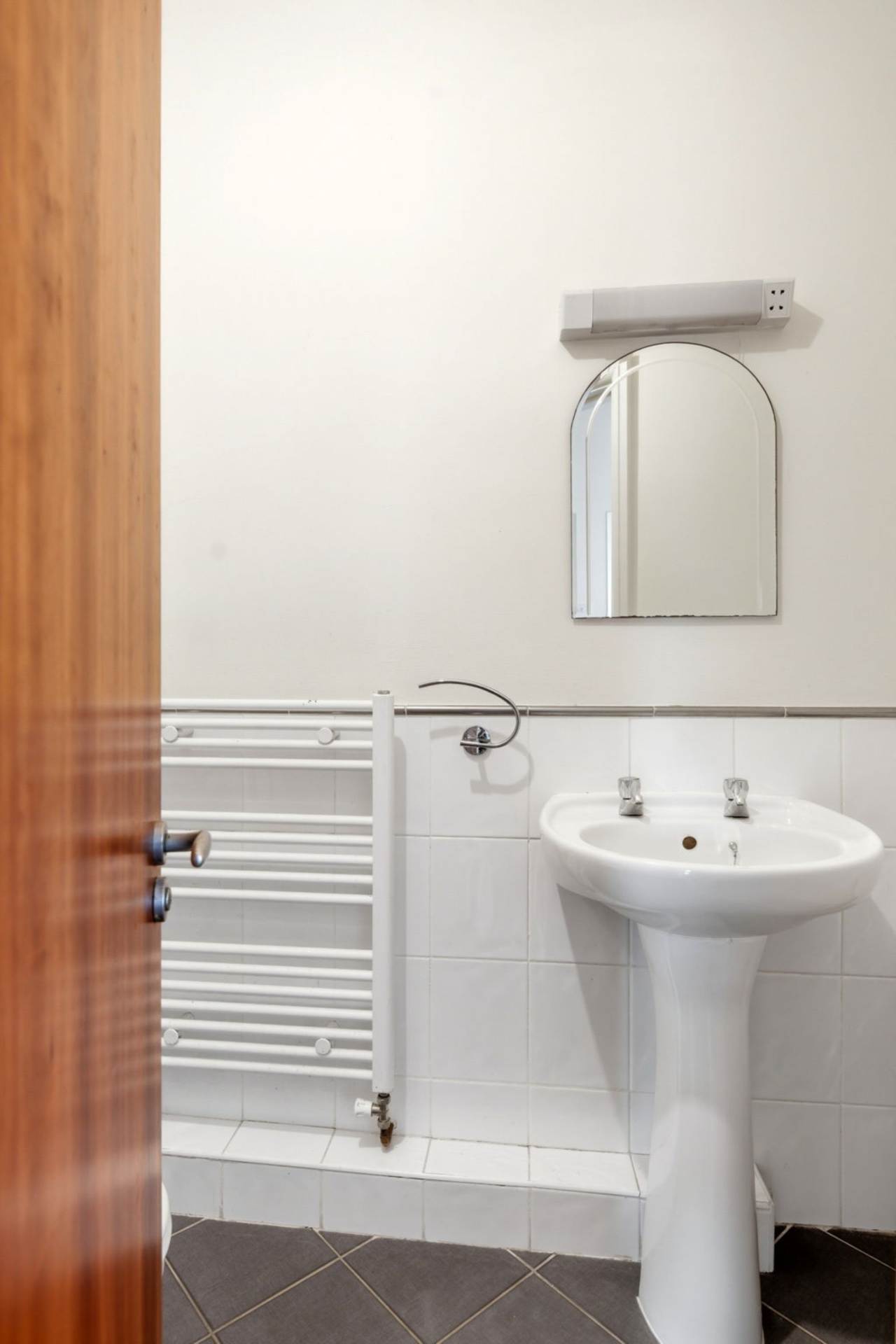 16 The Anchorage, The Crescent, Robswall 16 The Anchorage, The Crescent, Robswall