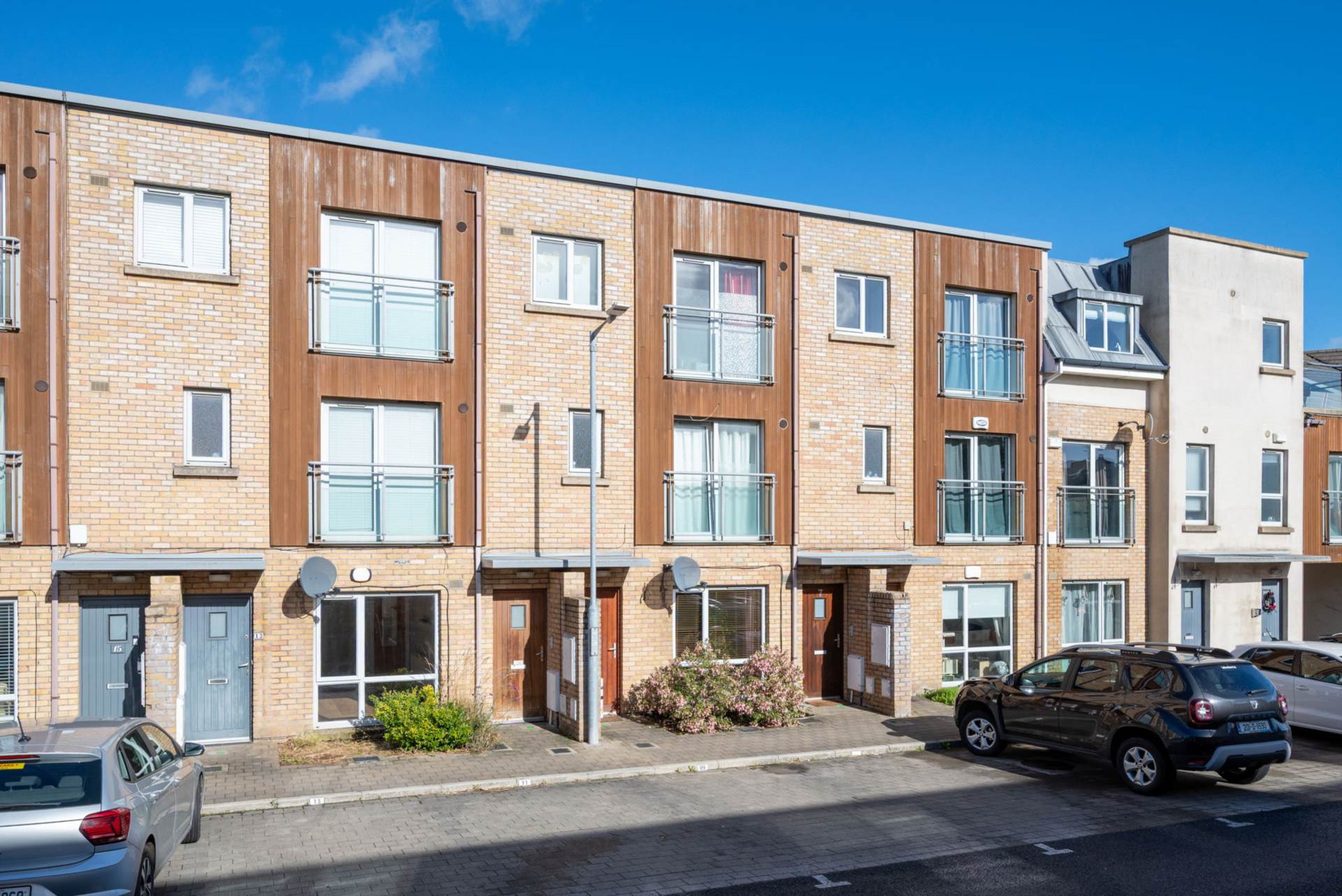 13 Waterside Lawn, Waterside