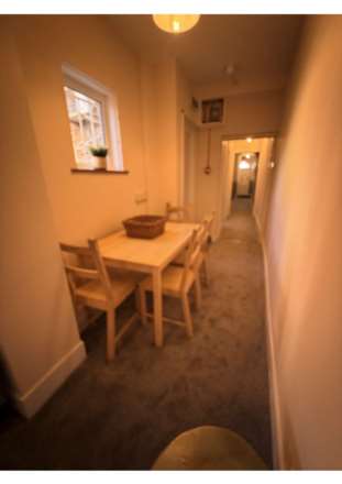London Street, Reading, Image 8