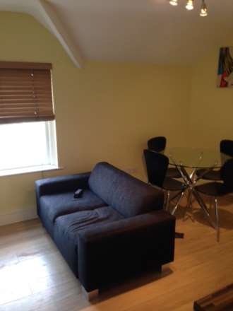 Wokingham Road, Reading, Image 2