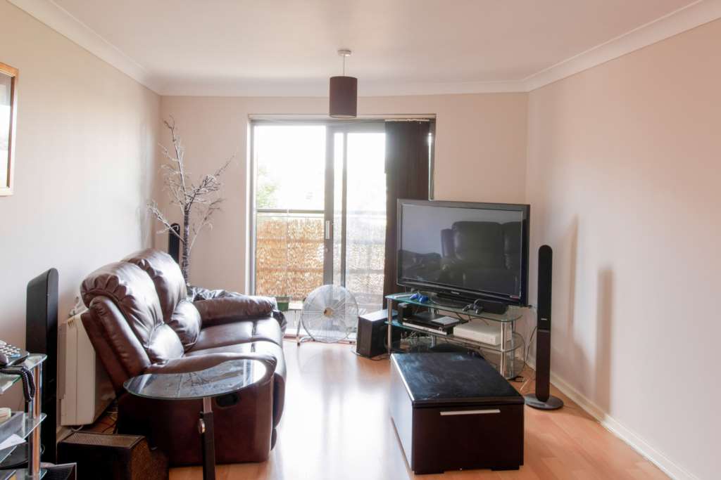 Quadrant Ct. Jubilee Square, Reading, Image 2