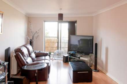 Quadrant Ct. Jubilee Square, Reading, Image 2