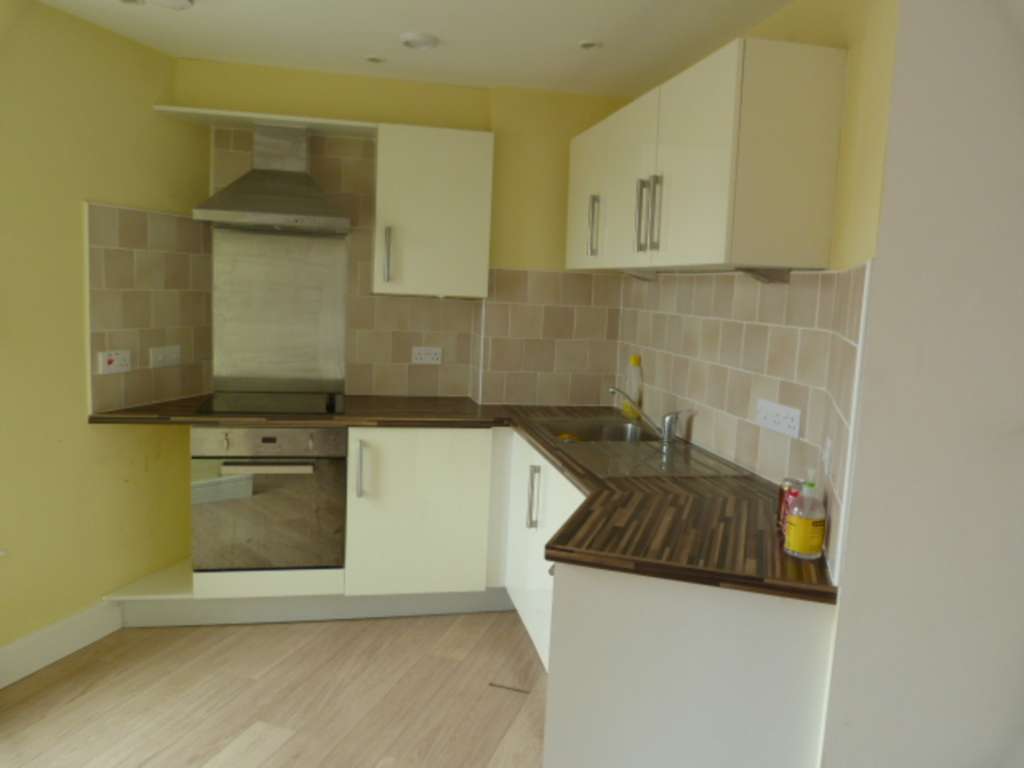 Wokingham Rd Reading (Nr RBH), Image 2