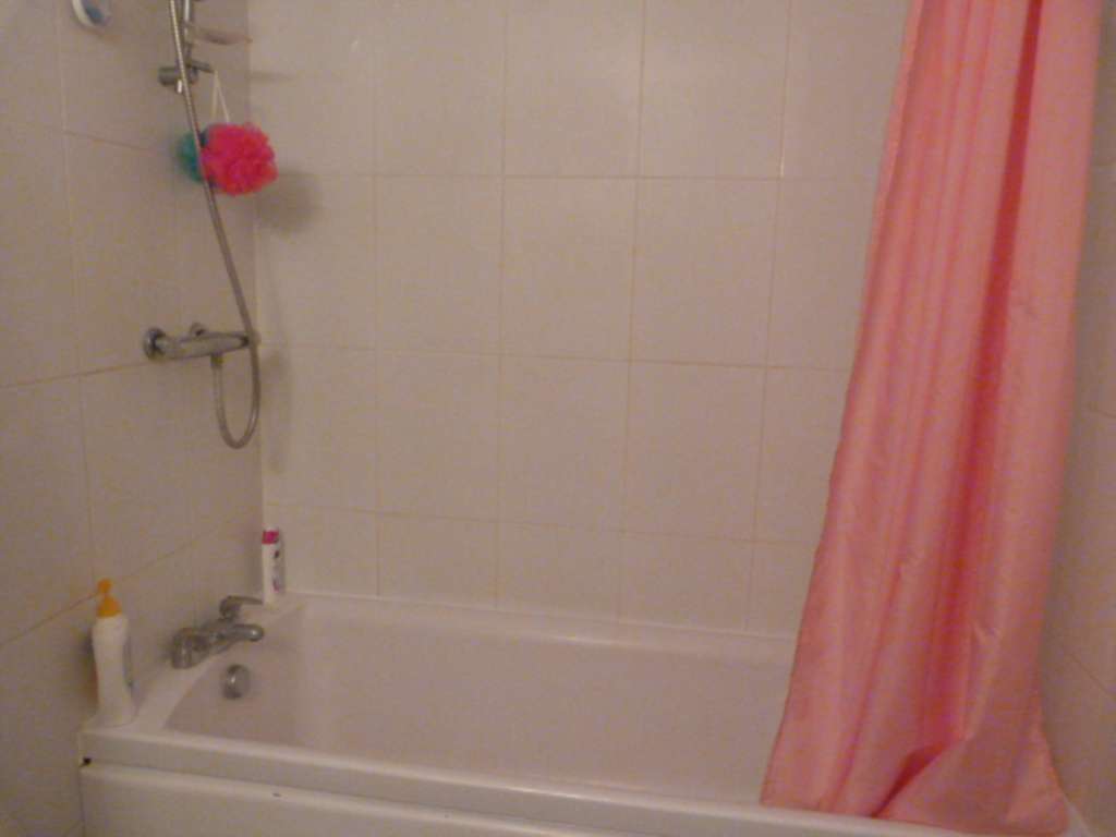 Wokingham Rd Reading (Nr RBH), Image 4