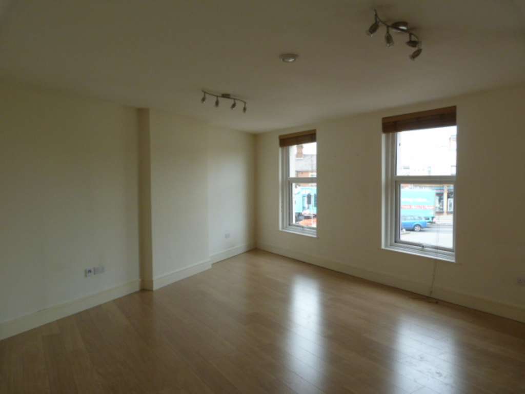 Wokingham Rd Reading (Nr RBH), Image 5