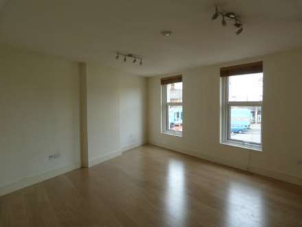 Wokingham Rd Reading (Nr RBH), Image 5