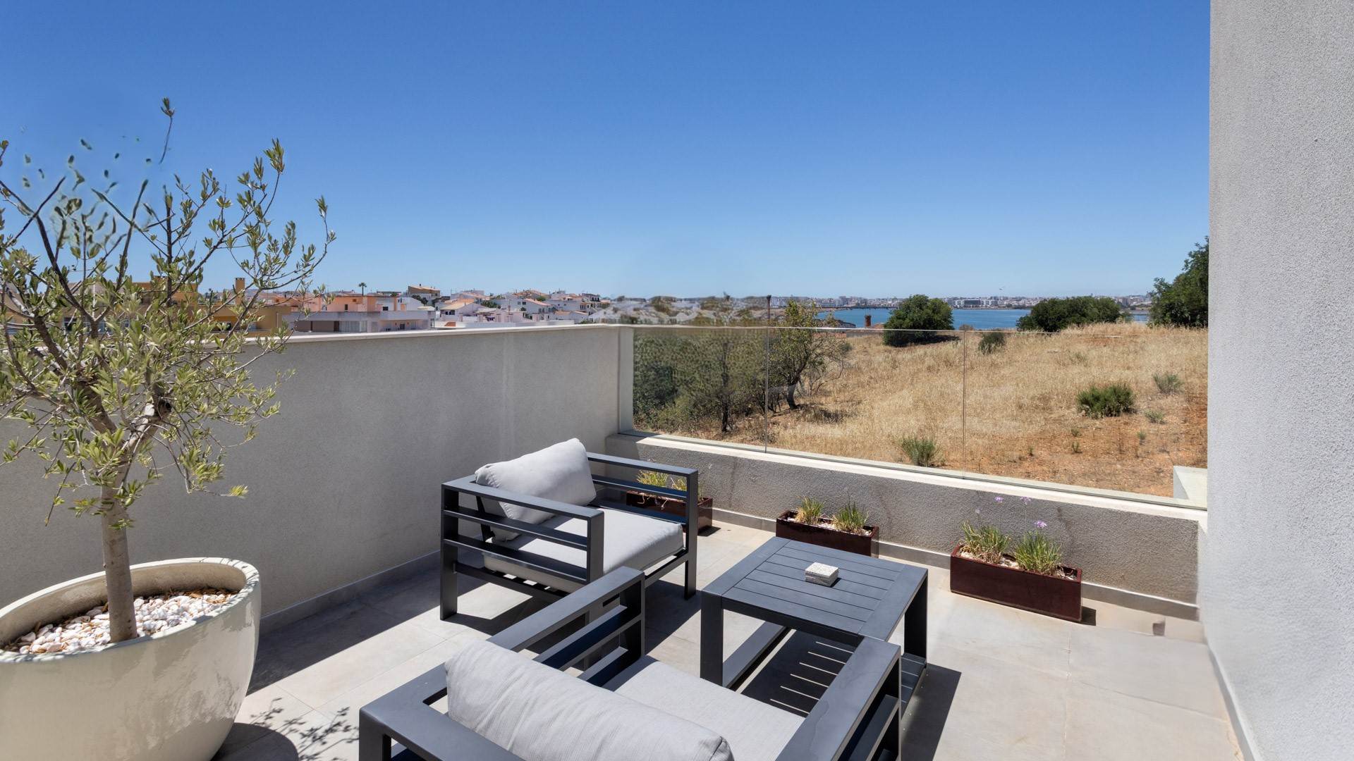 Townhouse, Mexilhoeira da Carregacao, Lagoa, Algarve, Portugal