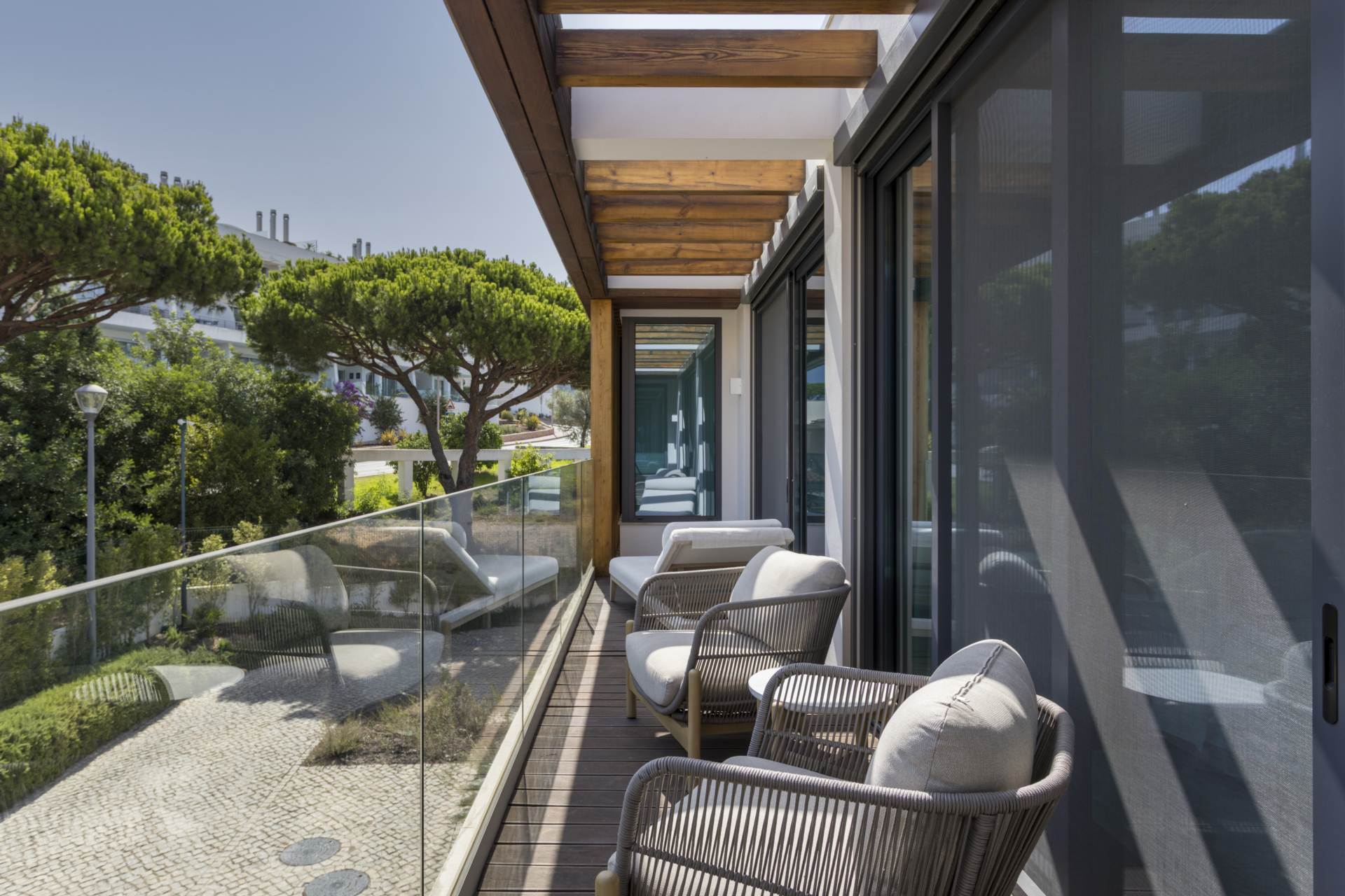 Seabreeze, Dunas Douradas, Algarve, Portugal Seabreeze, Dunas Douradas, Algarve, Portugal