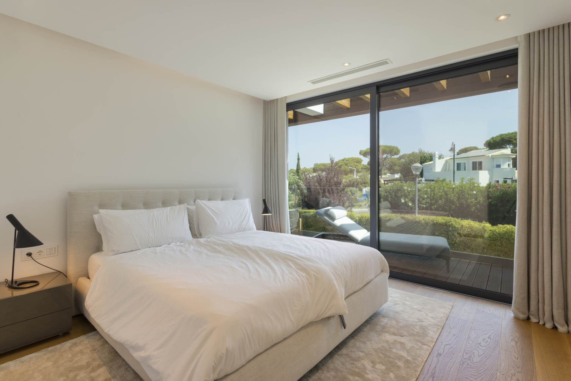 Seabreeze, Dunas Douradas, Algarve, Portugal Seabreeze, Dunas Douradas, Algarve, Portugal