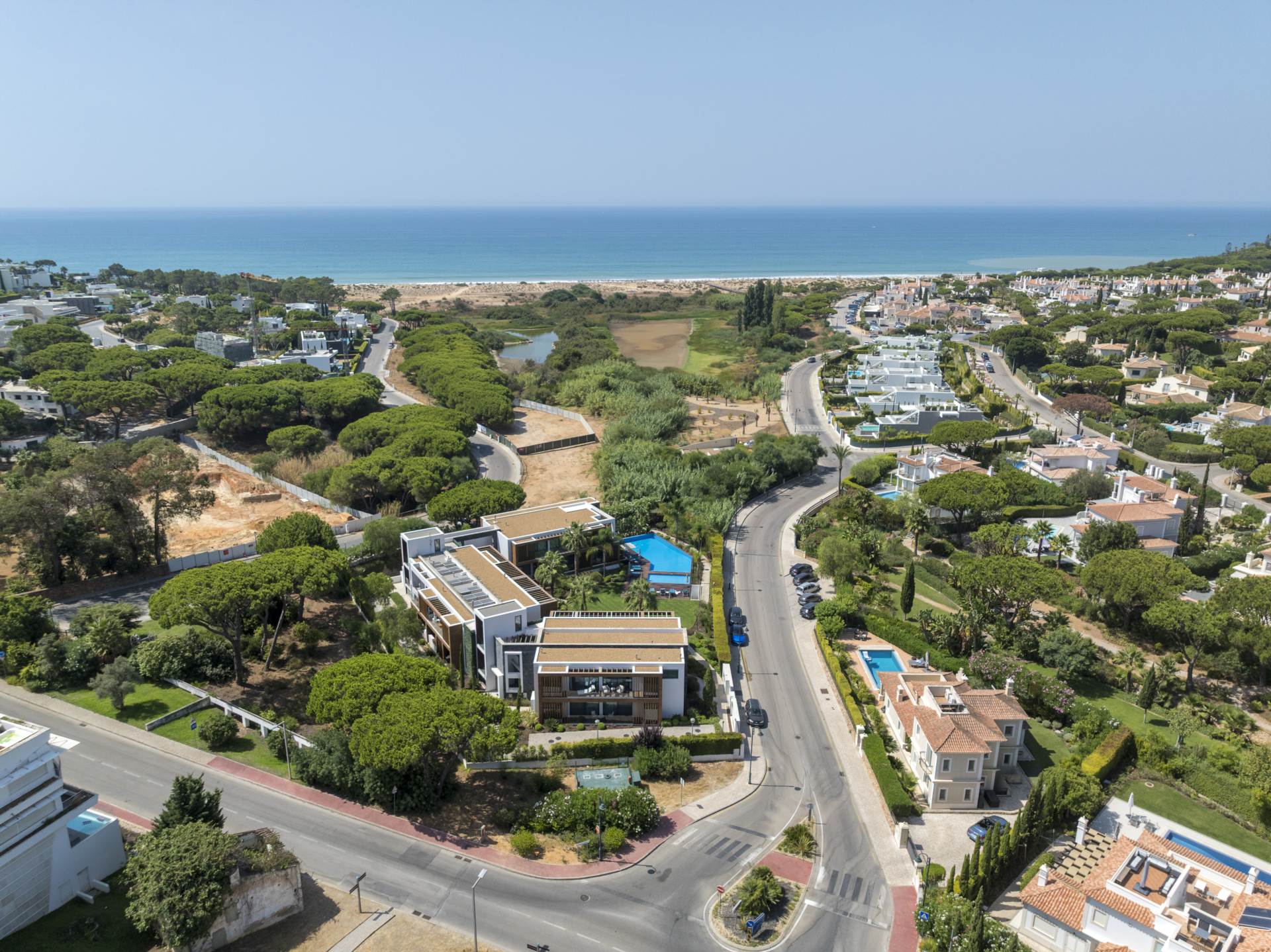 Seabreeze, Dunas Douradas, Algarve, Portugal Seabreeze, Dunas Douradas, Algarve, Portugal