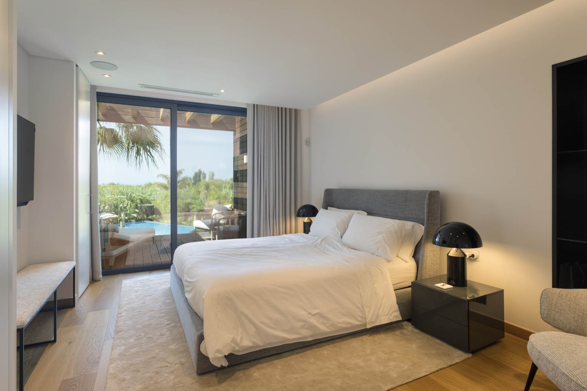 Seabreeze, Dunas Douradas, Algarve, Portugal Seabreeze, Dunas Douradas, Algarve, Portugal