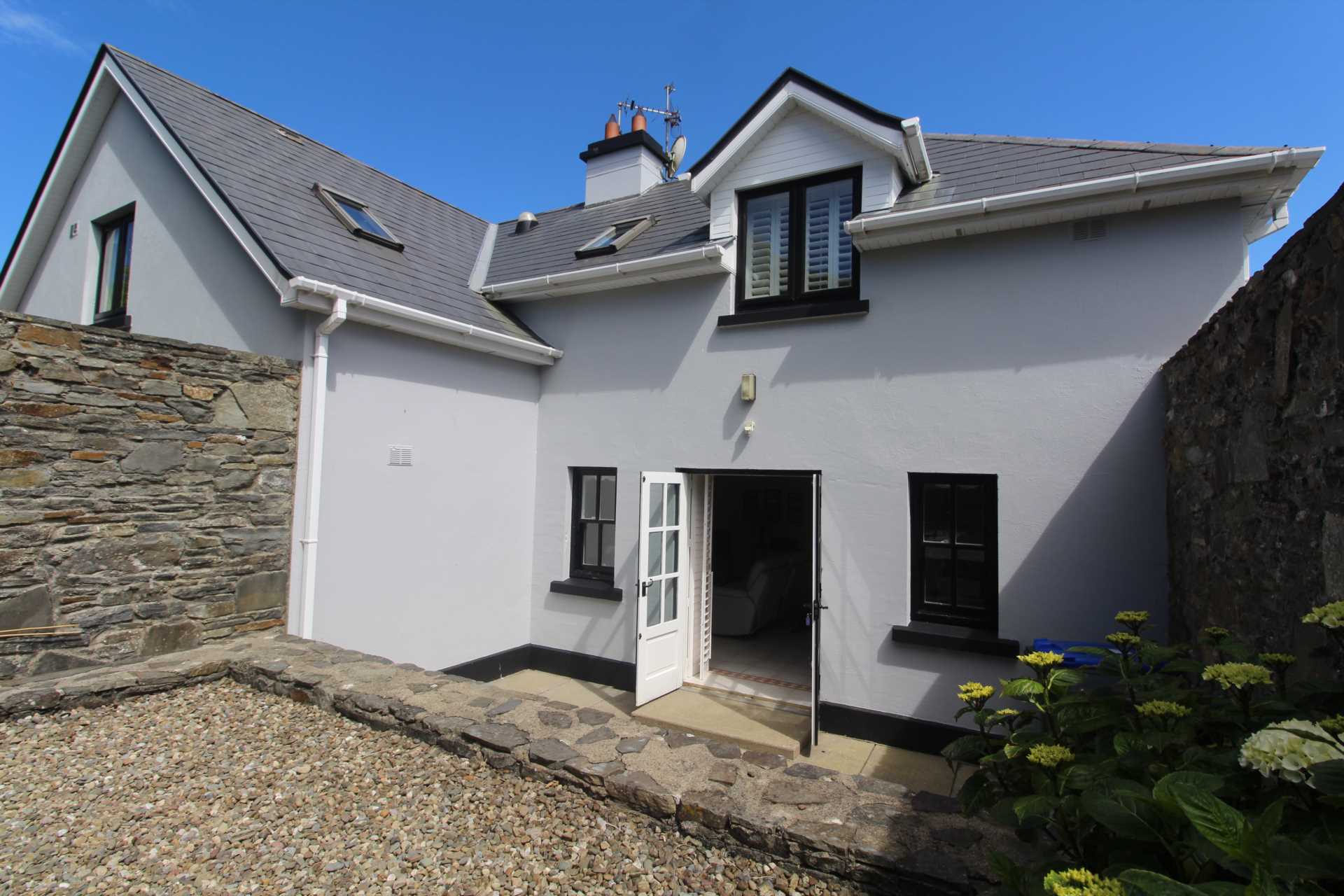 2 The Compass, Kilkee, Co. Clare