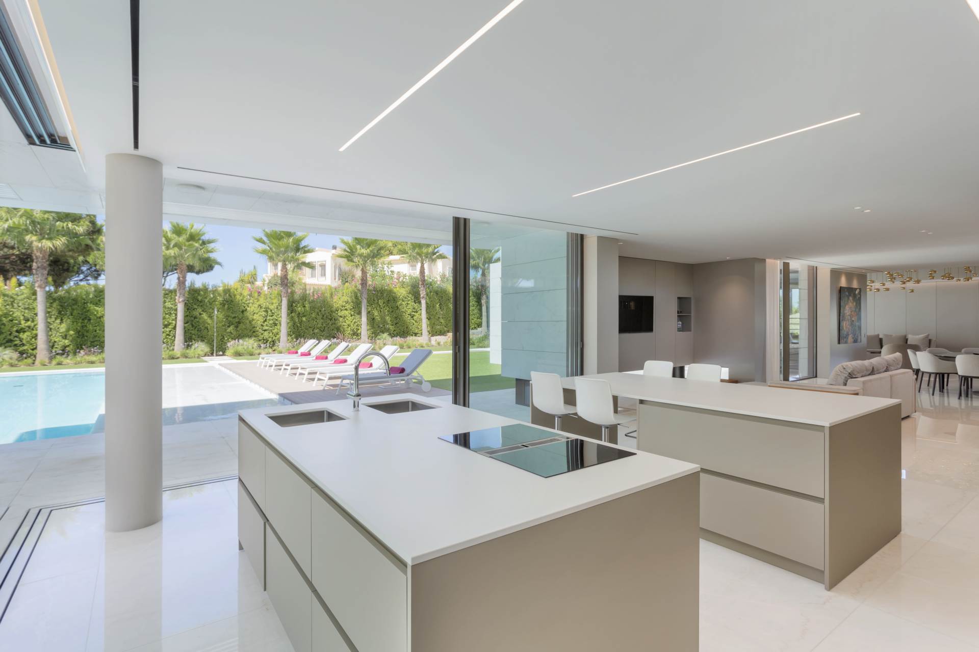 Contemporary Villa, Quinta Do Lago, Algarve, Portugal Contemporary Villa, Quinta Do Lago, Algarve, Portugal
