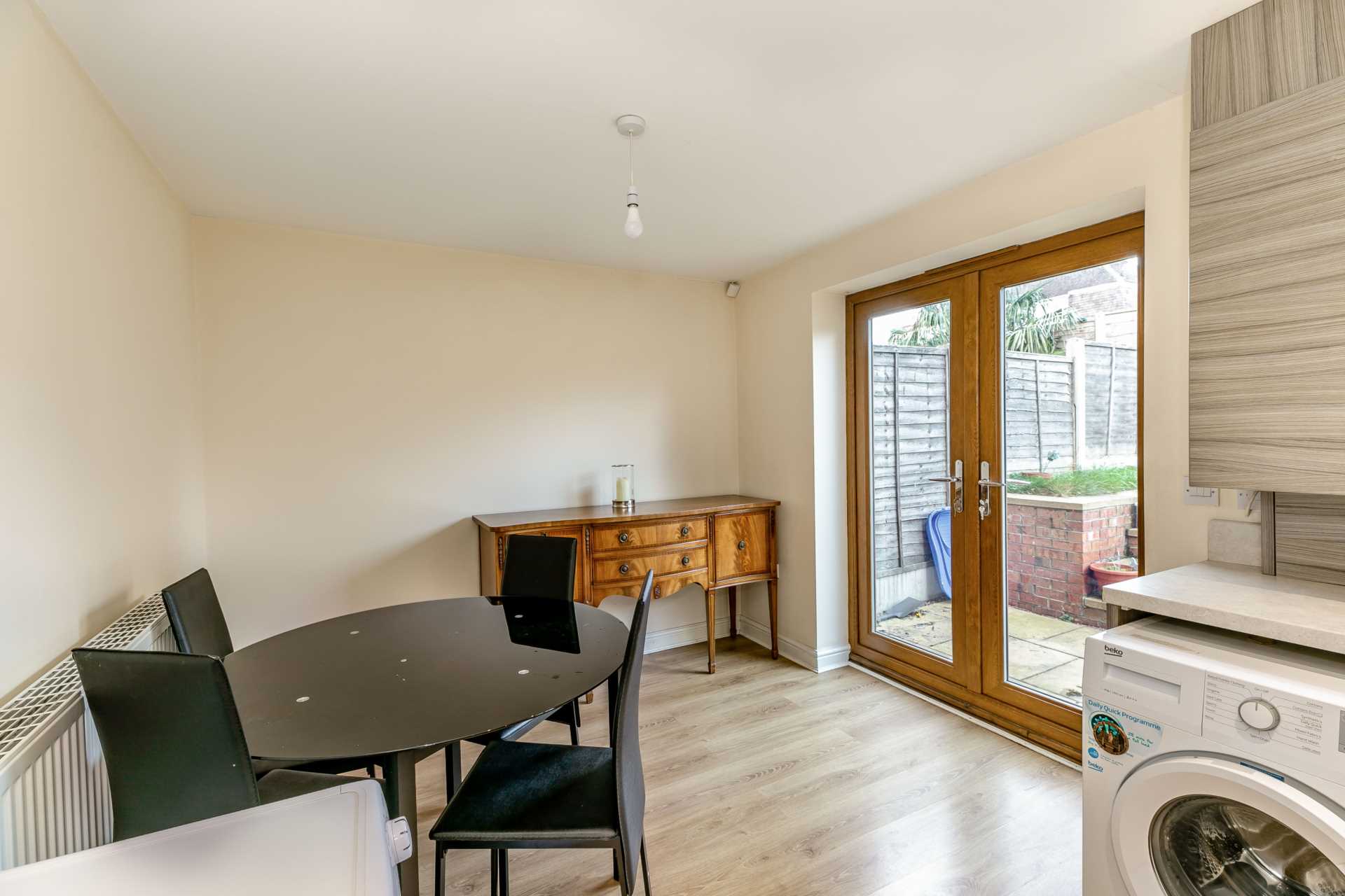 Woollin Avenue, Tingley, Image 7