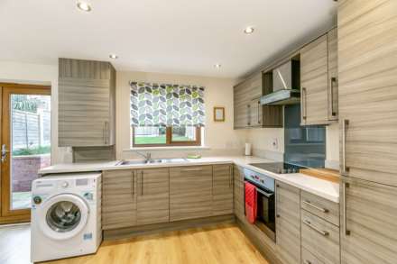 Woollin Avenue, Tingley, Image 5