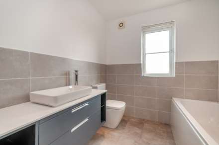 Bluebell Road, East Ardsley, Image 13