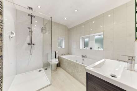 Beechwood House, Tingley, Image 25