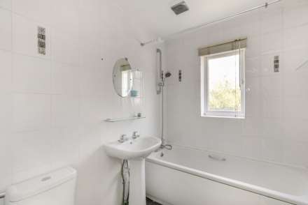 Ascot Gardens, Middleton, Image 11