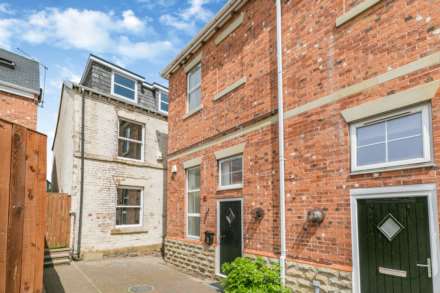 St Edgars Square, Morley, Image 2