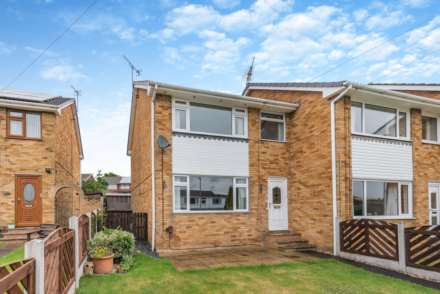 3 Bedroom Town House, Topcliffe Green, Morley