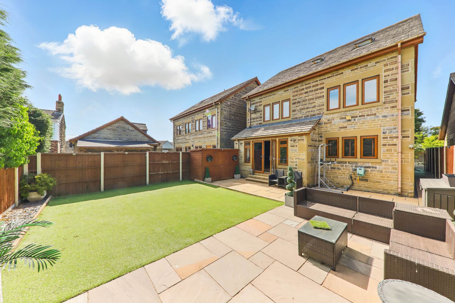 Hill Top Villas, Tingley, Image 22