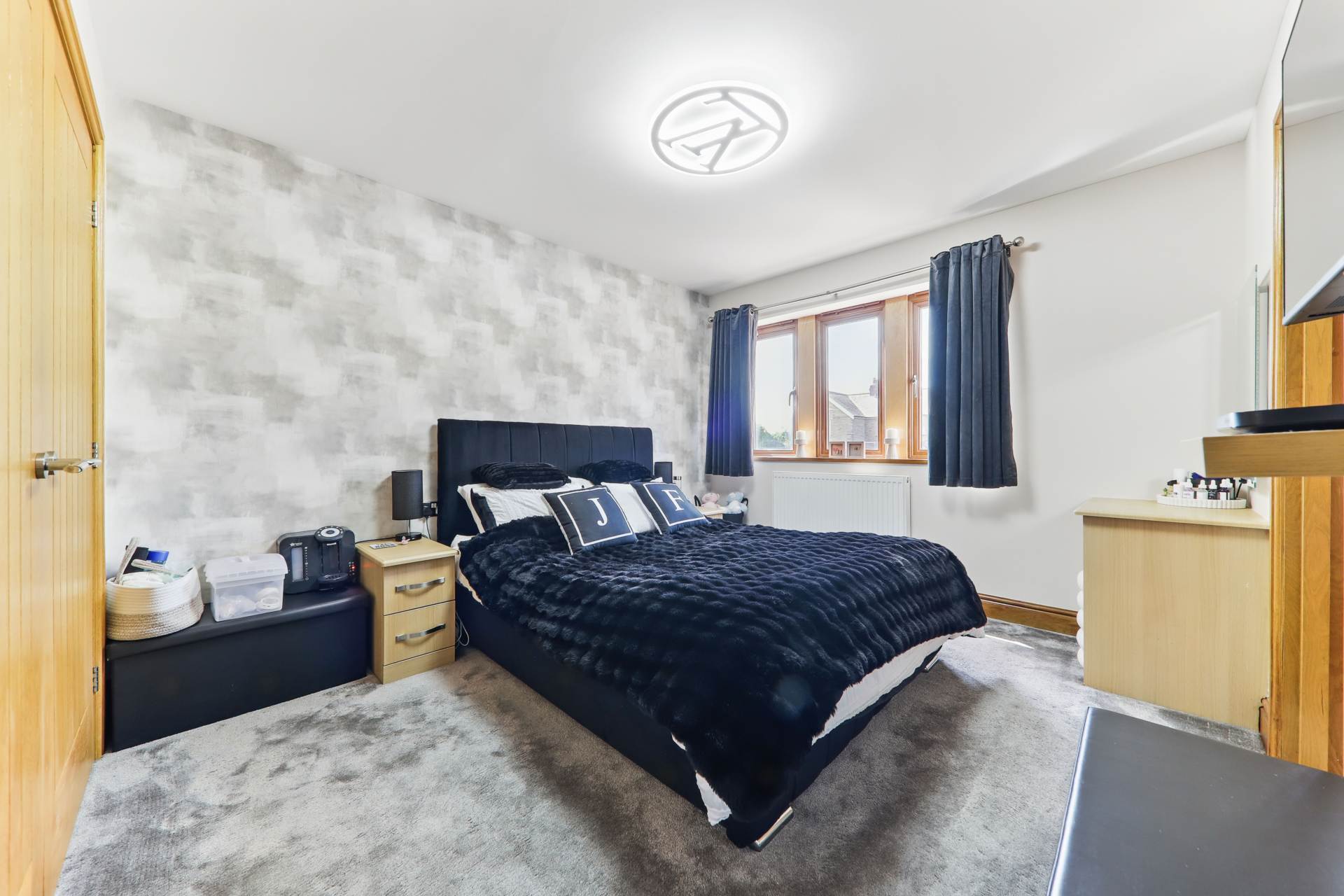 Hill Top Villas, Tingley, Image 9
