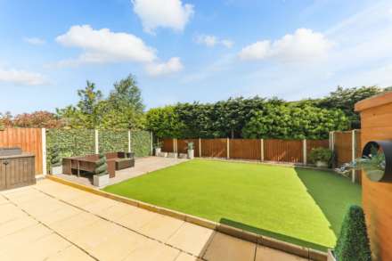 Hill Top Villas, Tingley, Image 21