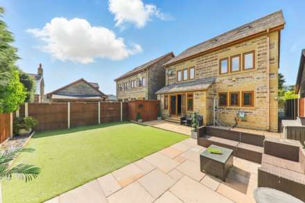 Hill Top Villas, Tingley, Image 22