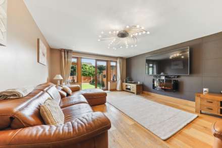 Hill Top Villas, Tingley, Image 5