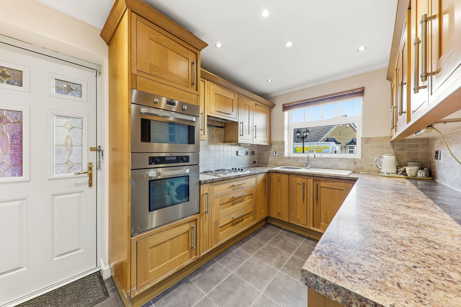 Oyster Close, Morley, Image 3