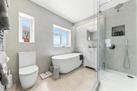 Harwill Avenue, Churwell, Image 14